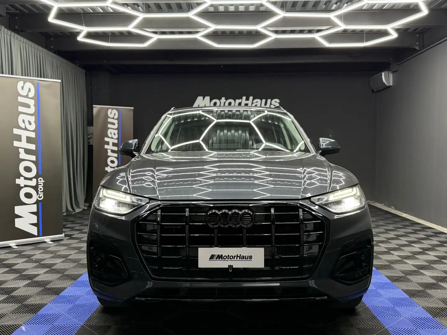 Audi Q5 40 2.0 Business Advanced Grigio - 2