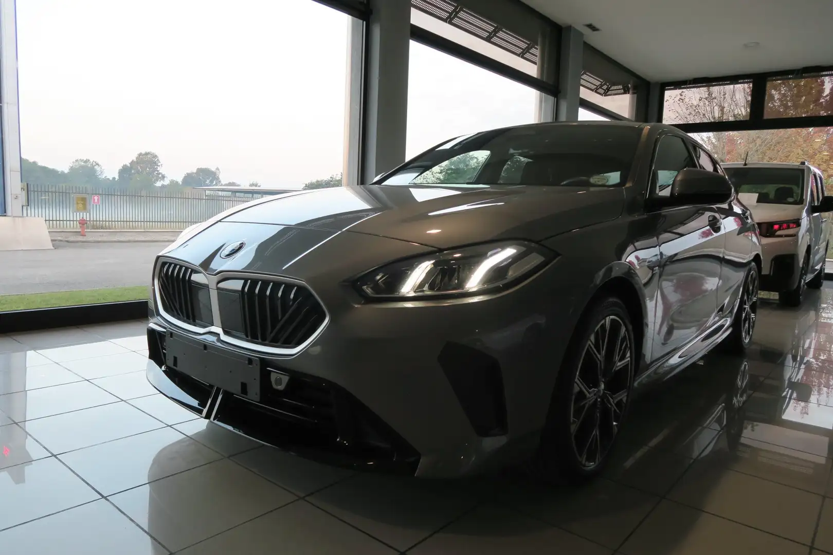 BMW 120 120 i 48V MSport auto Grigio - 2