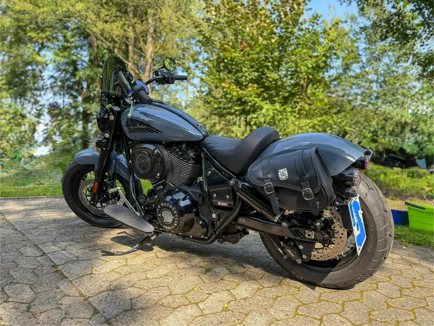 Indian Chief Bobber Dark Horse Szürke - 2