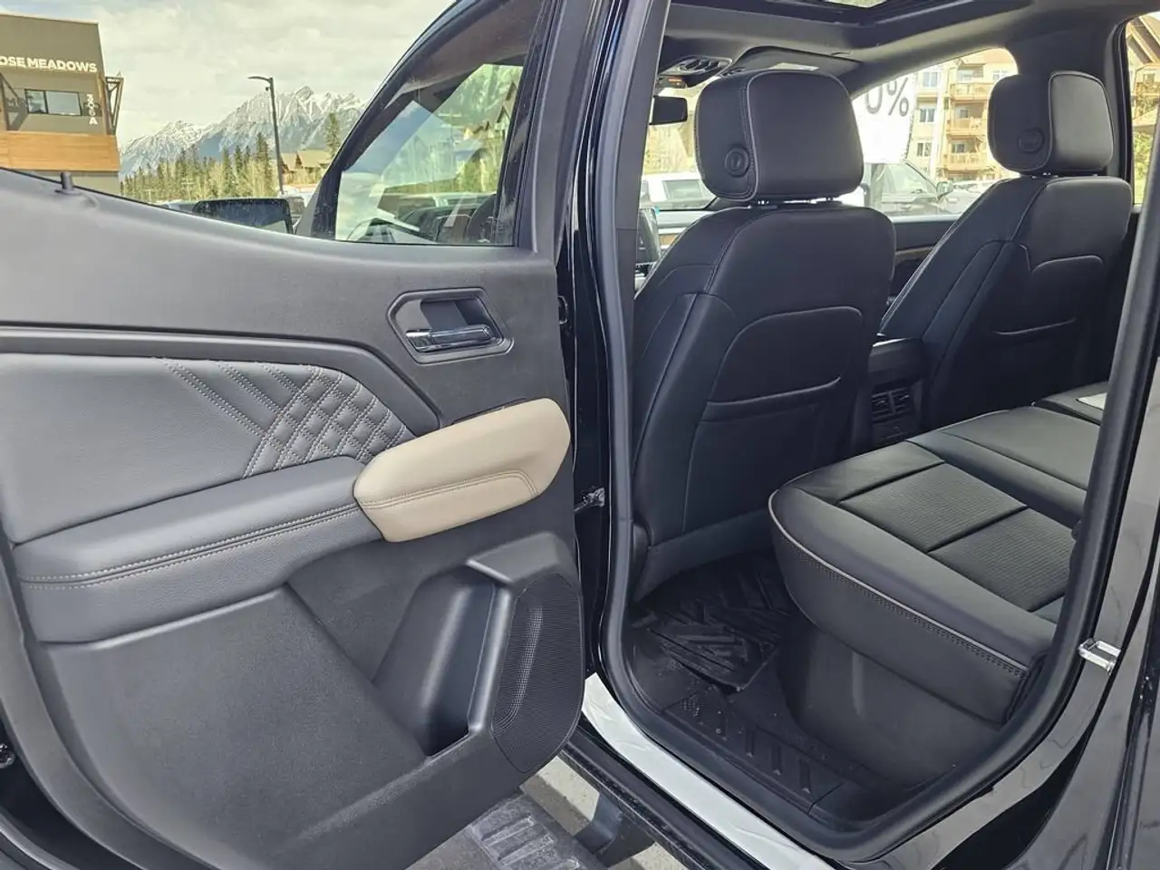 GMC Canyon photo GMC Canyon