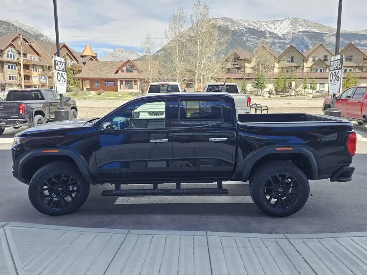 GMC Canyon photo GMC Canyon