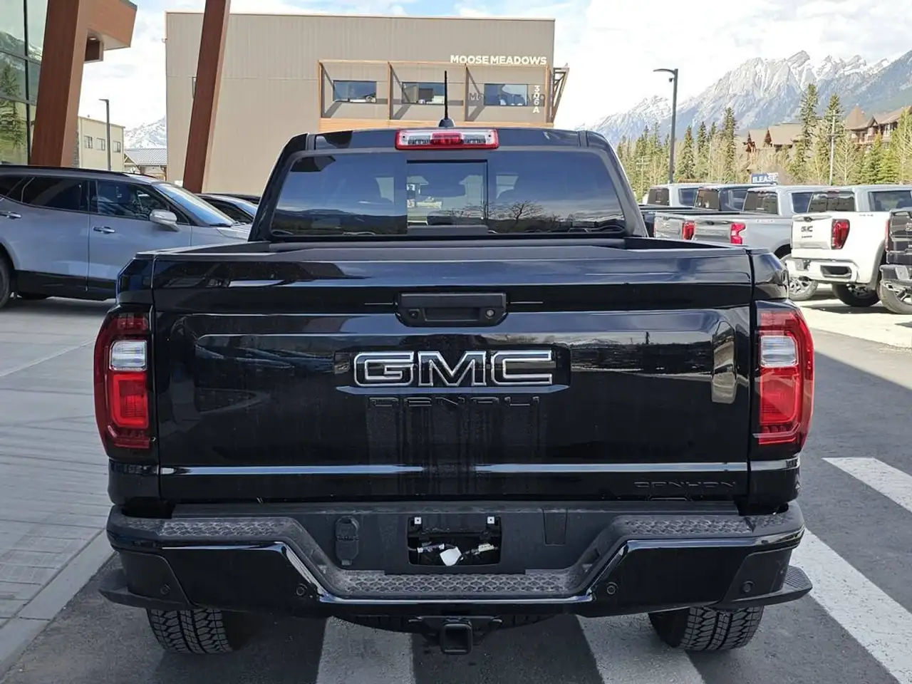 GMC Canyon photo GMC Canyon