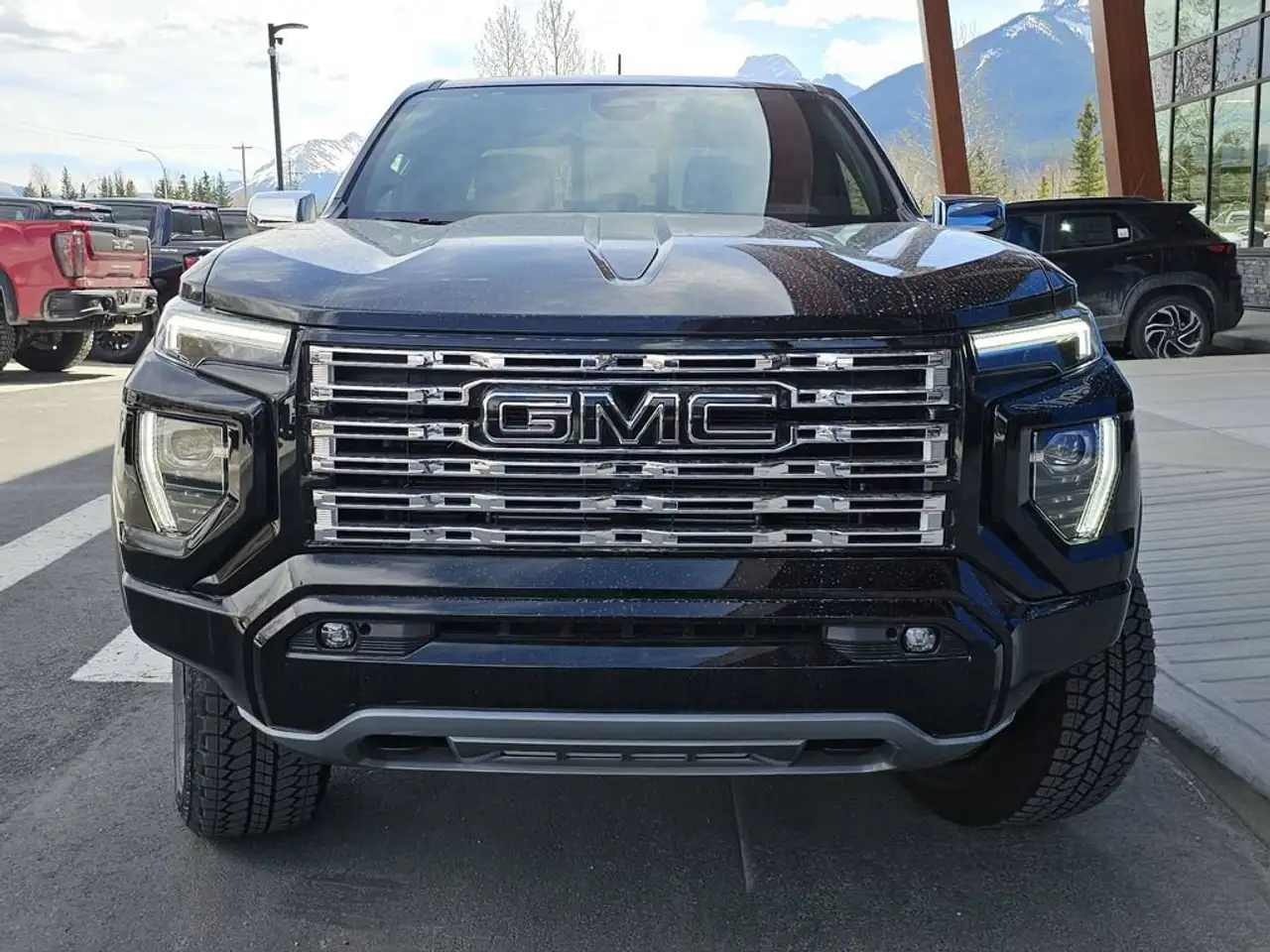 GMC Canyon photo GMC Canyon