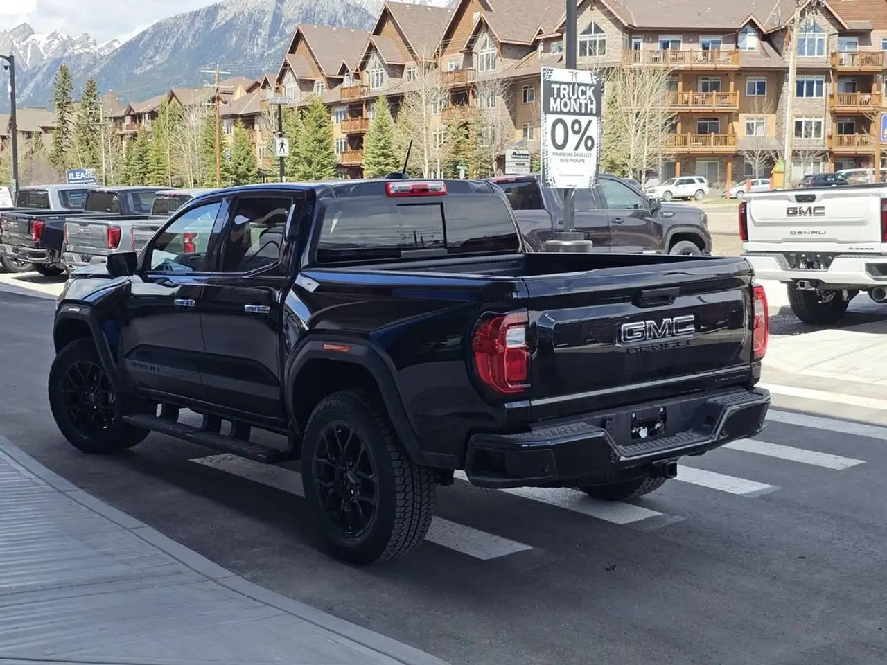 GMC Canyon photo GMC Canyon