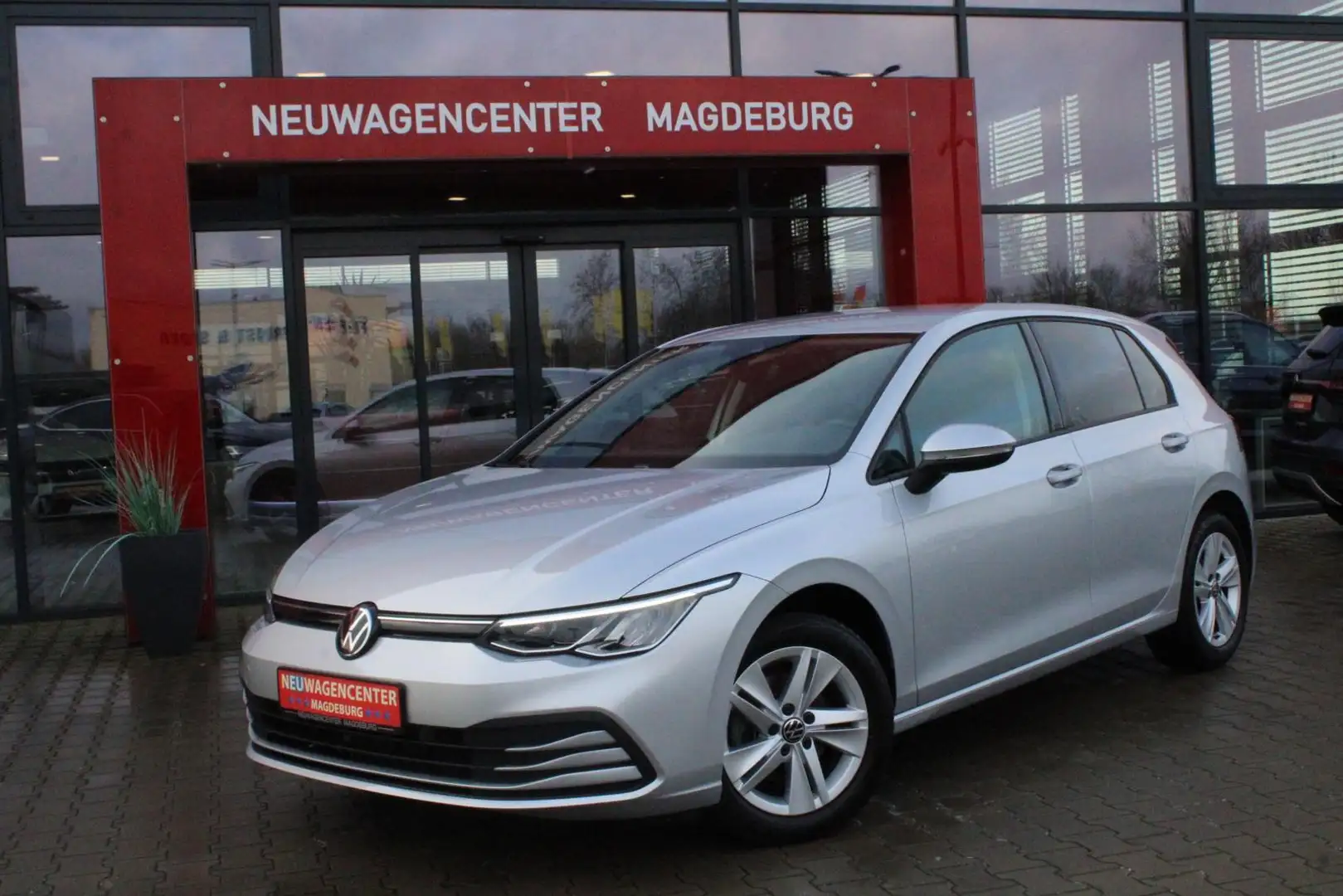 Volkswagen Golf Life 1.5 TSI *VC*KAMERA*NAVI*LED*DAB* Argent - 1