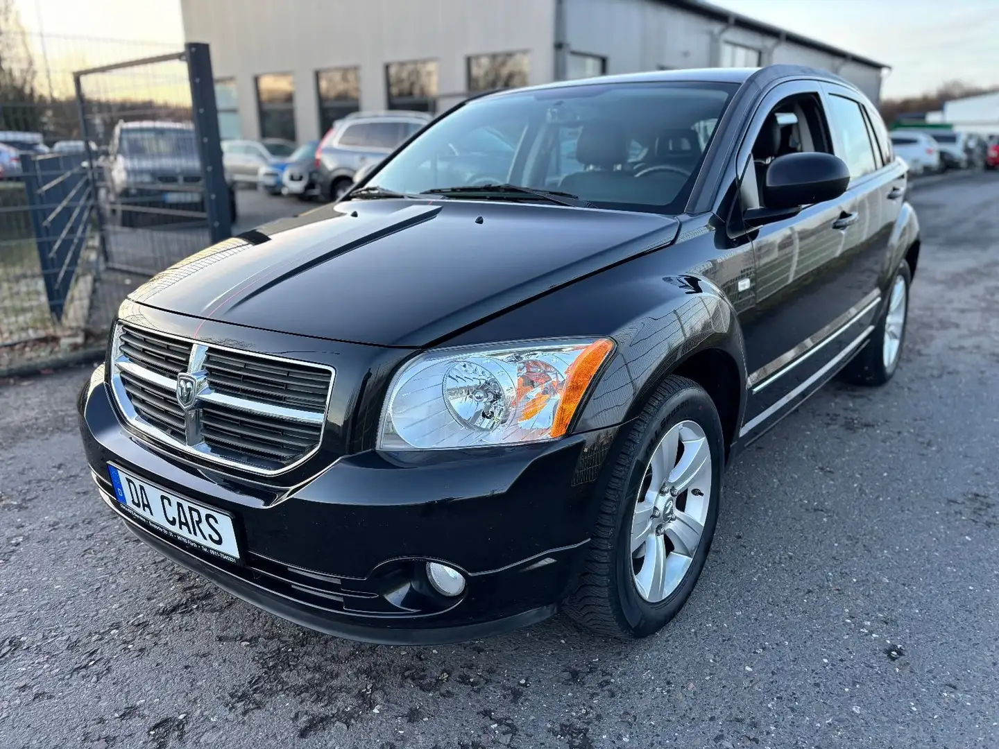 Dodge Caliber 2.0 SXT Automatik/Navi+R.Camera/Leder Schwarz - 1