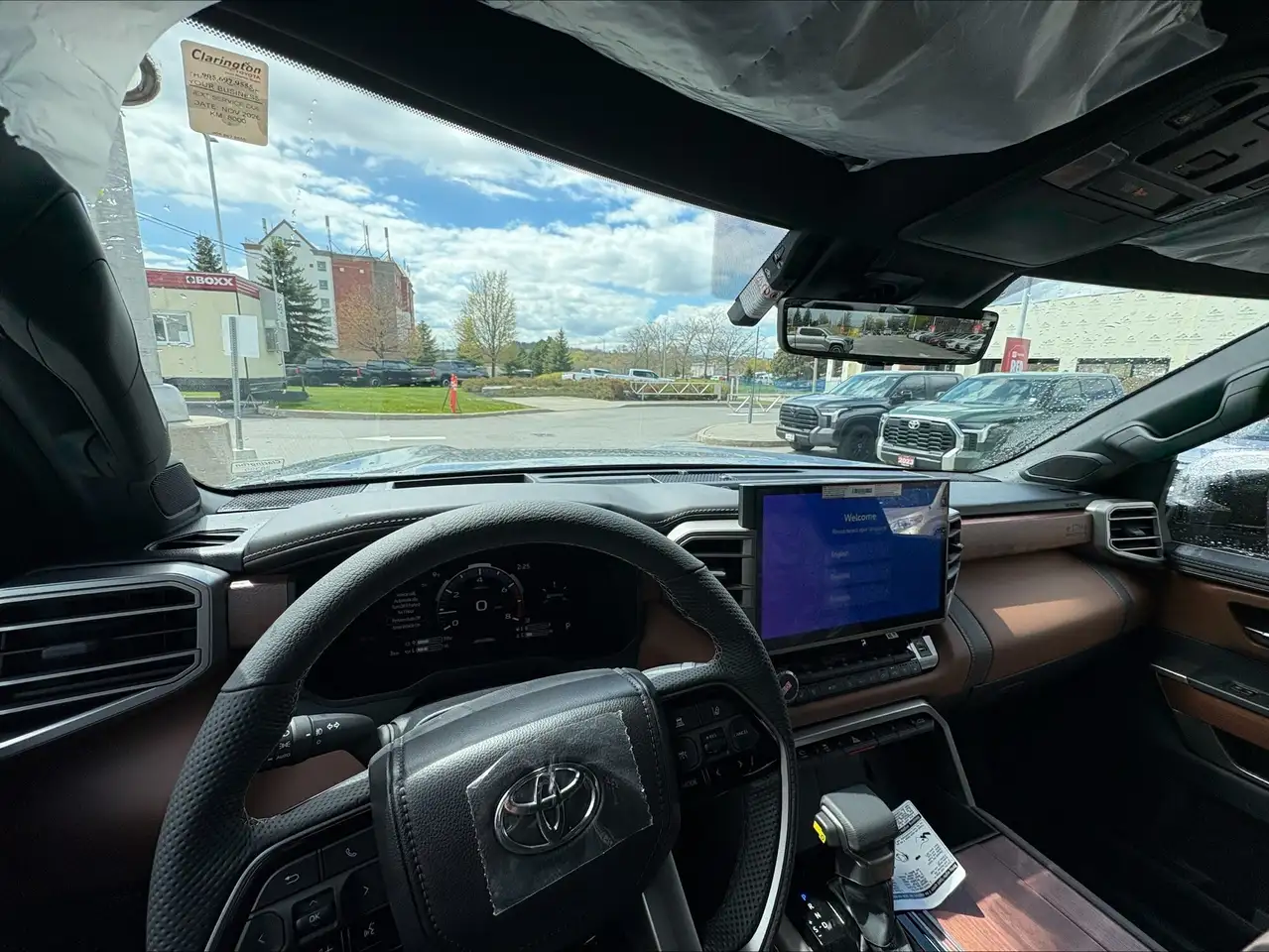 Toyota Tundra снимка Toyota Tundra