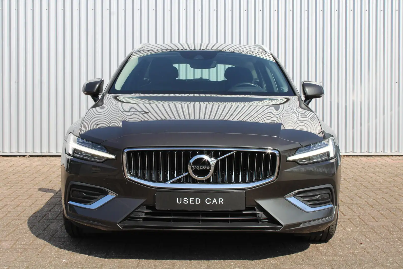 Volvo V60 T5 Automaat Momentum | DAB Ontvanger | Lederen Bek Grijs - 2
