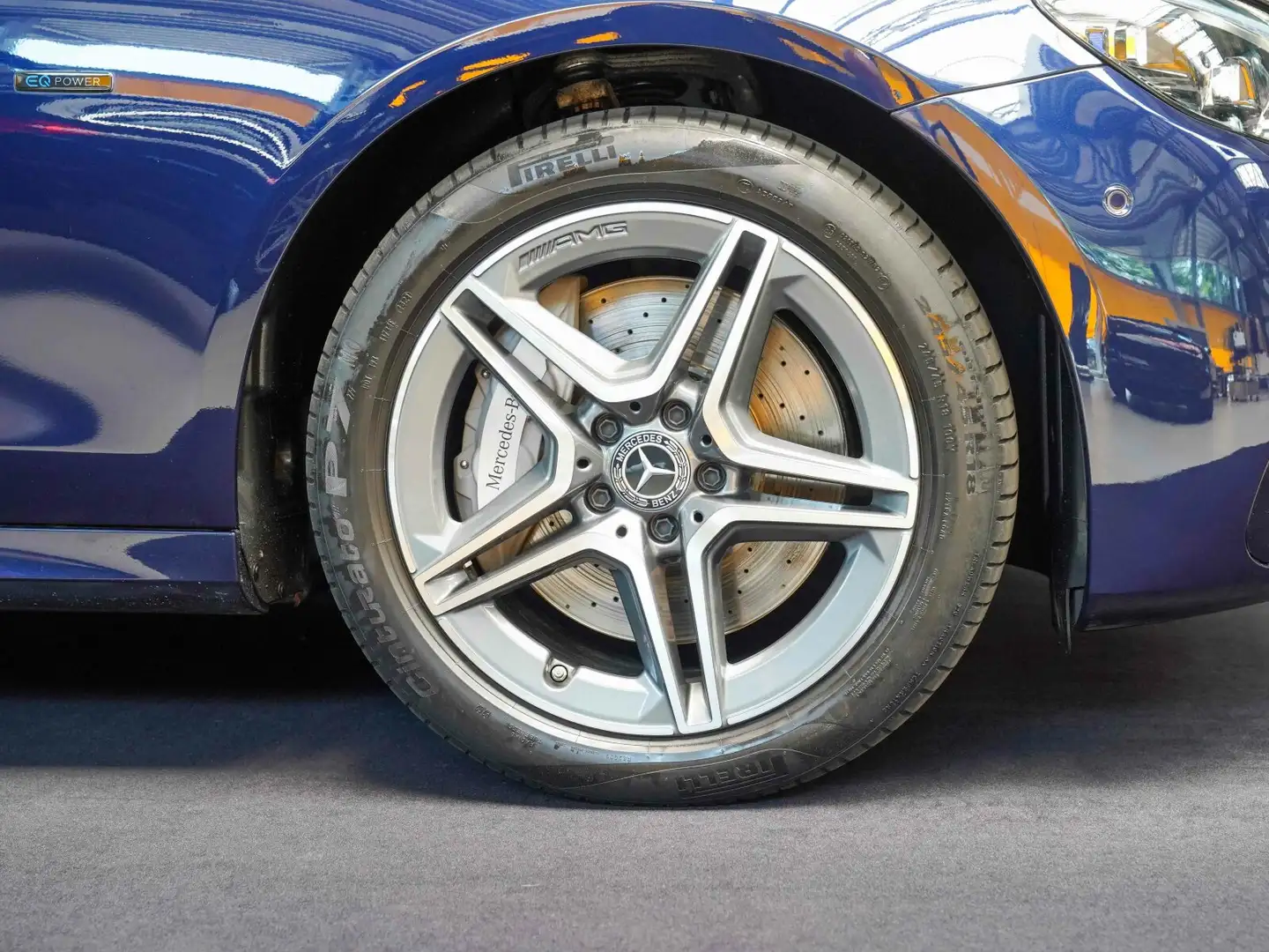 Mercedes-Benz E 300 E 300 e T AMG Line Fahrassistenz AHK Head-up DAB Blau - 2