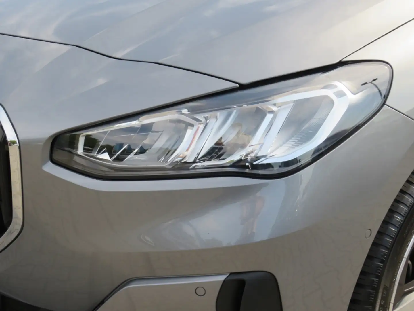 BMW 218 d Navi Leder AHK el. klappbar Digitales Cockpit So Gris - 2