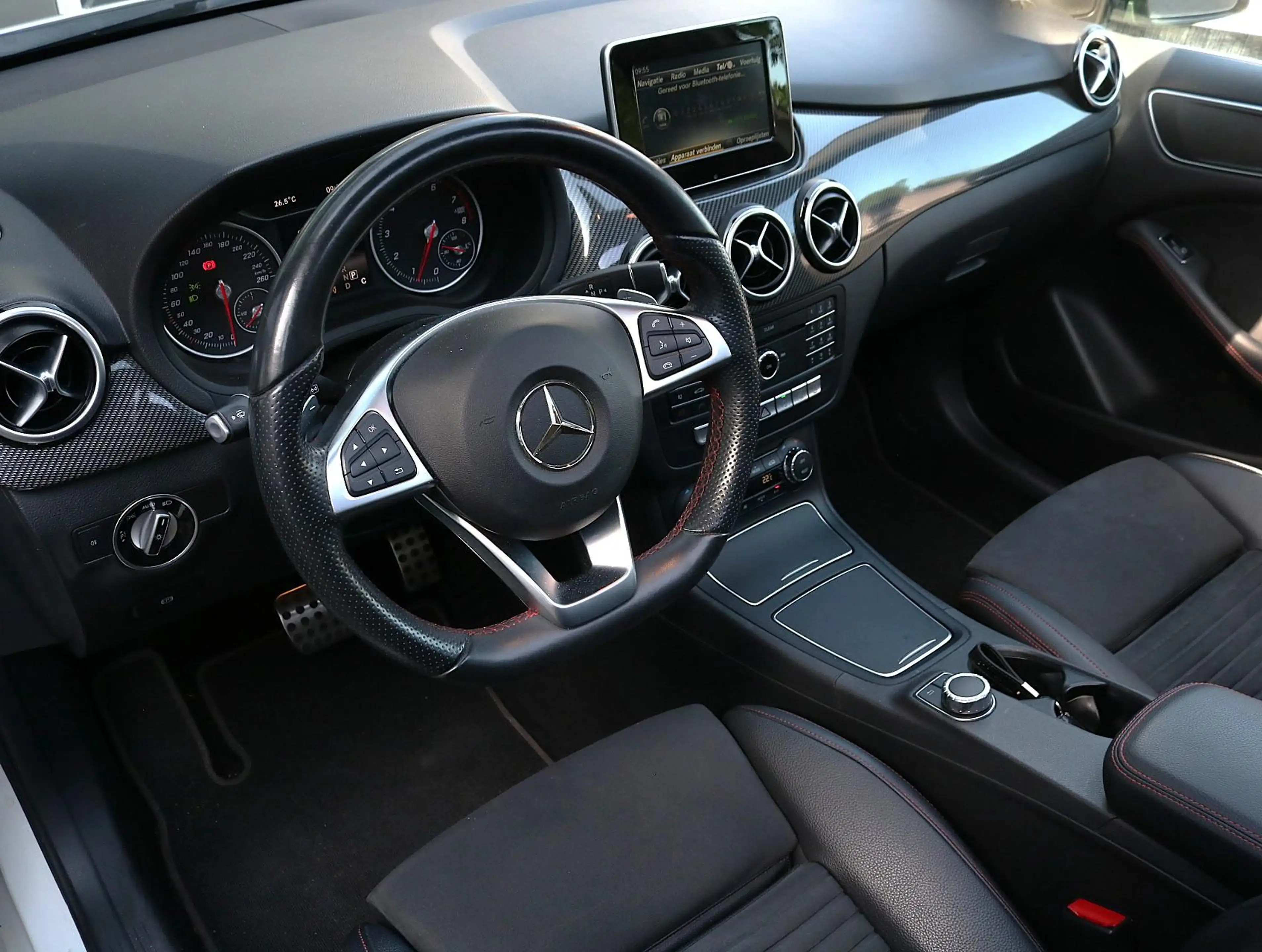 Mercedes-Benz B 220 4Matic Prestige AMG Line Panoramadak | Trekhaak | — photo 3