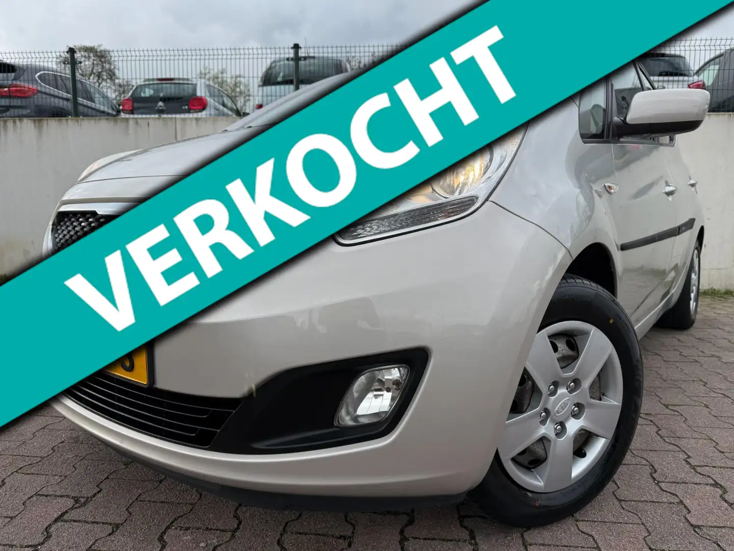 Kia Venga 1.4 CVVT Seven/NAVI/AIRCO/CRUISE/DEALER ONDERHOUDE Beige - 1