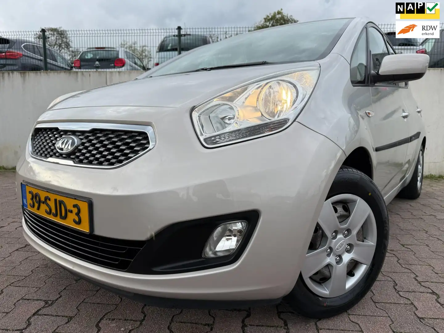 Kia Venga 1.4 CVVT Seven/NAVI/AIRCO/CRUISE/DEALER ONDERHOUDE Beige - 1