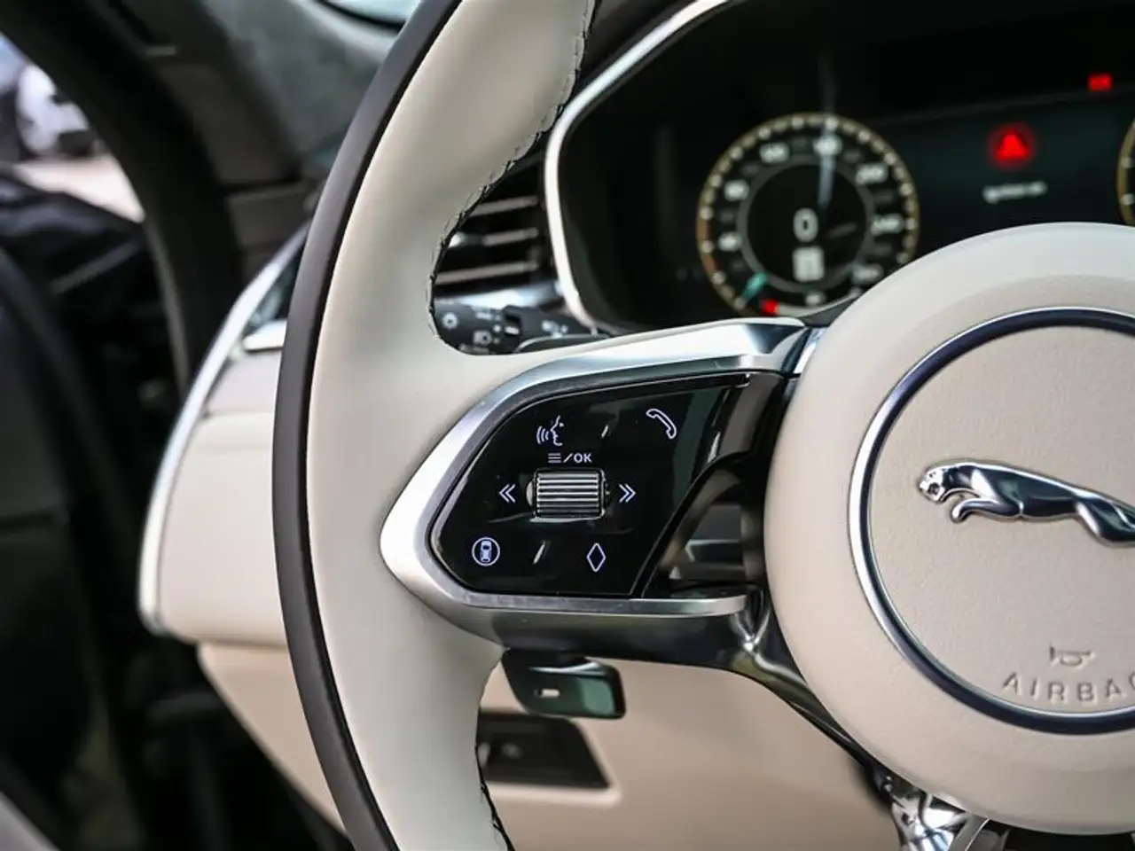 Jaguar F-Pace снимка Jaguar F-Pace
