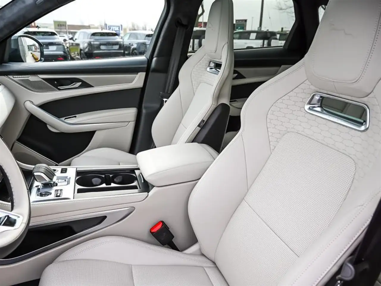 Jaguar F-Pace снимка Jaguar F-Pace