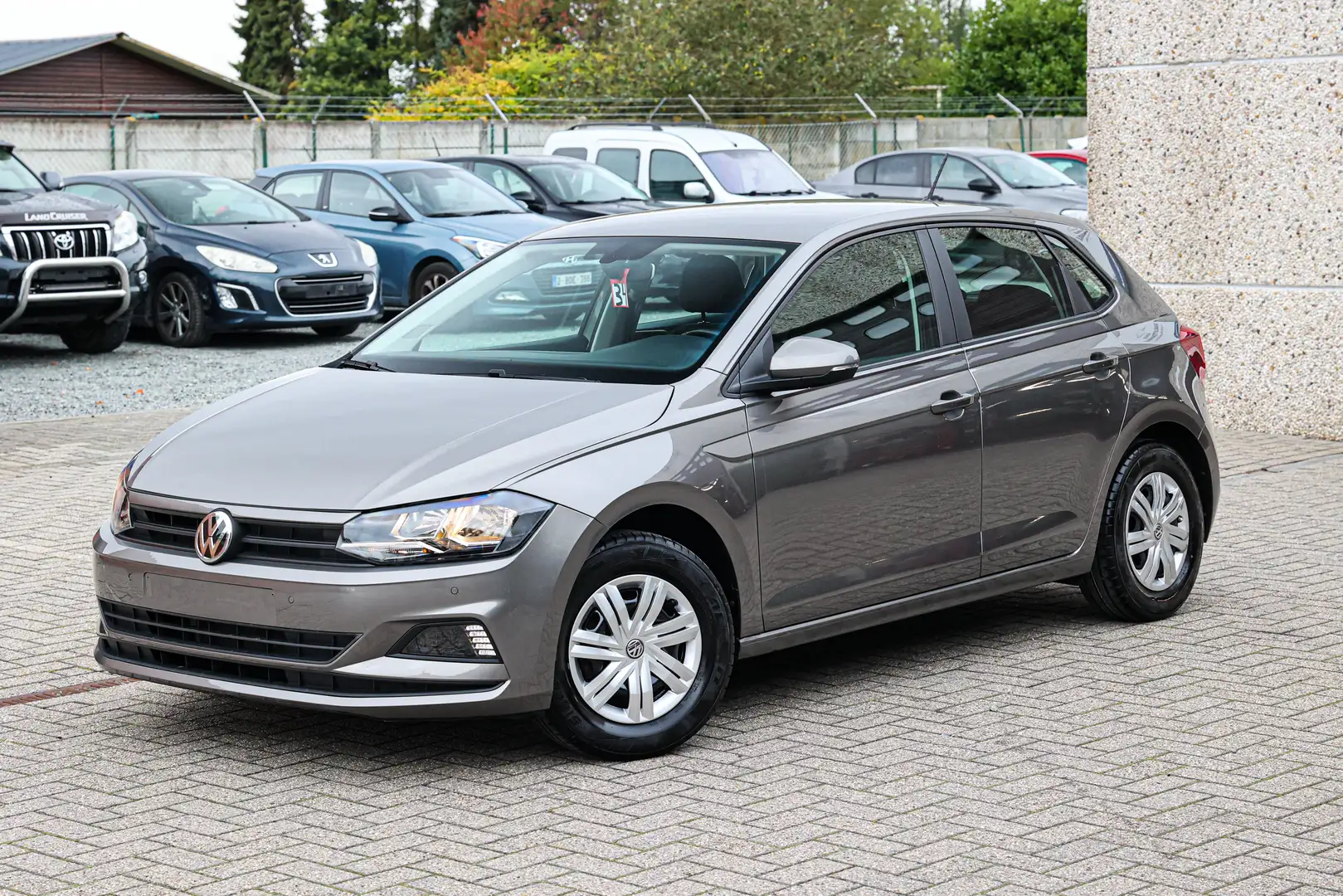 Volkswagen Polo PARKEERSENSOREN-V+A*AIRCO*APPLE-CARPLAY*NIEUWSTAAT Gris - 1