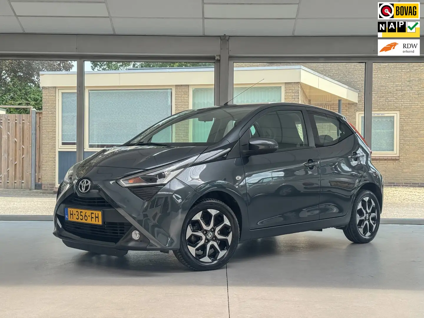 Toyota Aygo 1.0 VVT-i x-joy |Camera|Carplay| Gris - 1