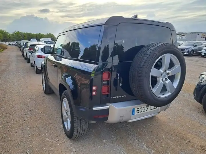 Land Rover Defender 2022, foto 6