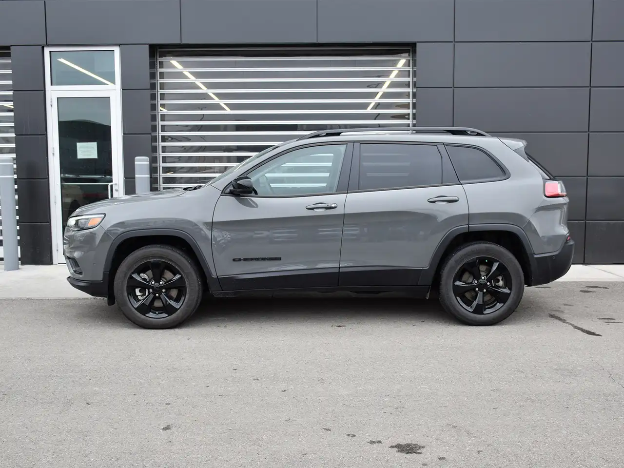 Jeep Cherokee снимка Jeep Cherokee