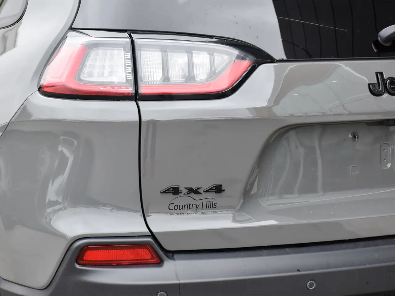 Jeep Cherokee снимка Jeep Cherokee