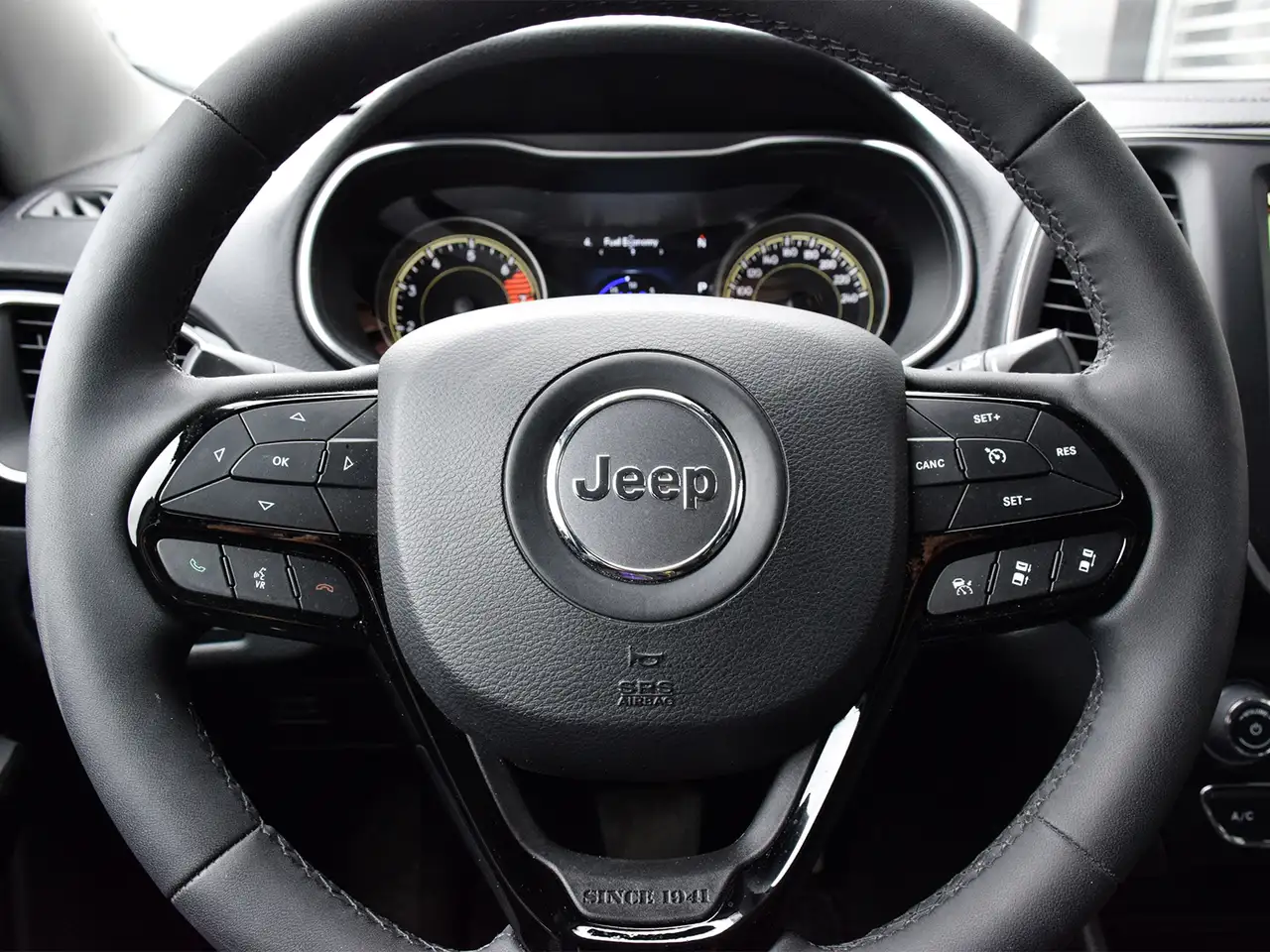 Jeep Cherokee снимка Jeep Cherokee