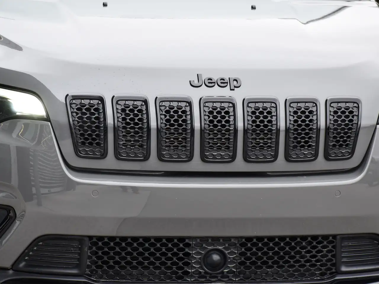 Jeep Cherokee снимка Jeep Cherokee