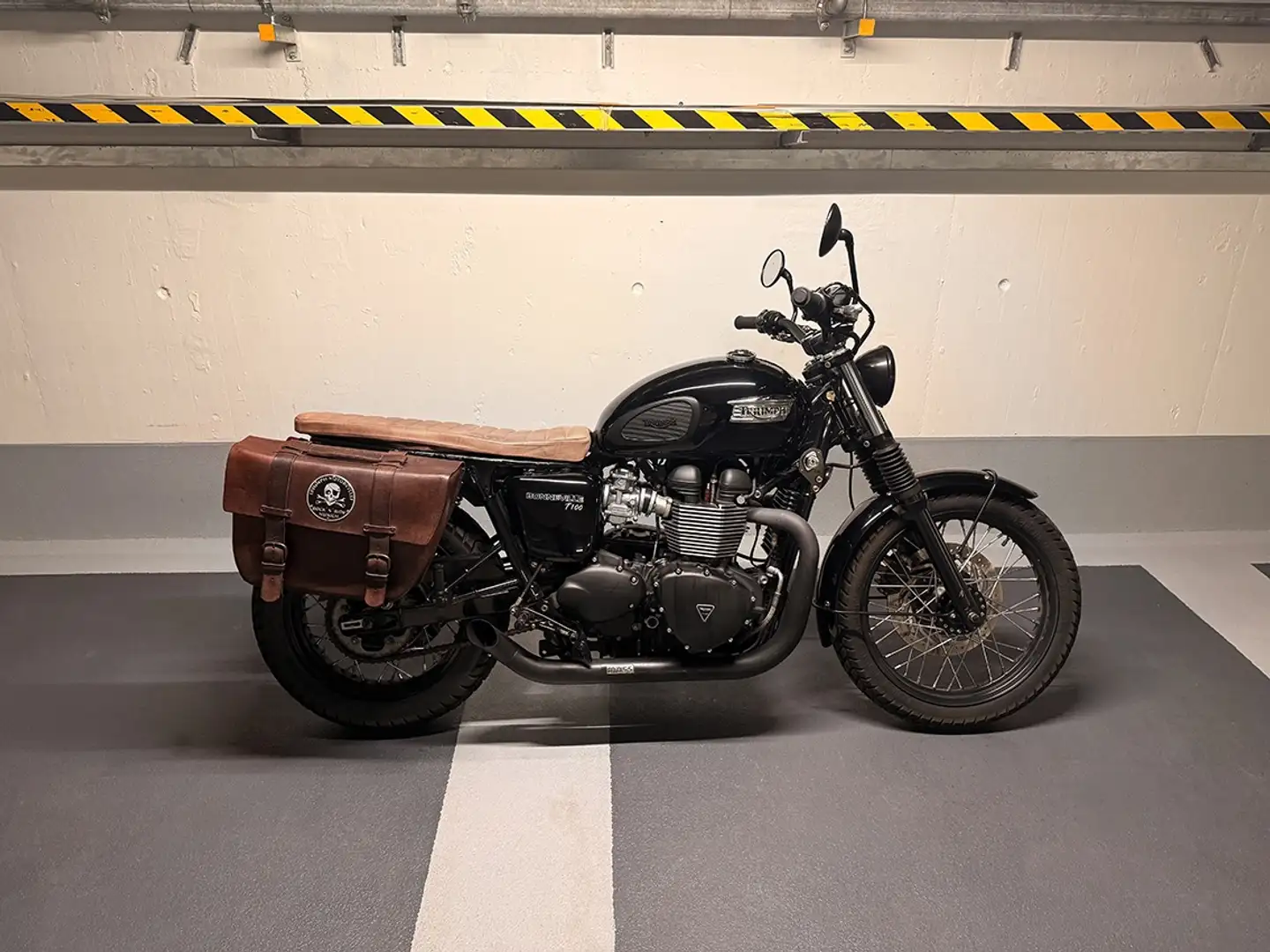 Triumph Bonneville T100 JETBLACK (PG) Schwarz - 1