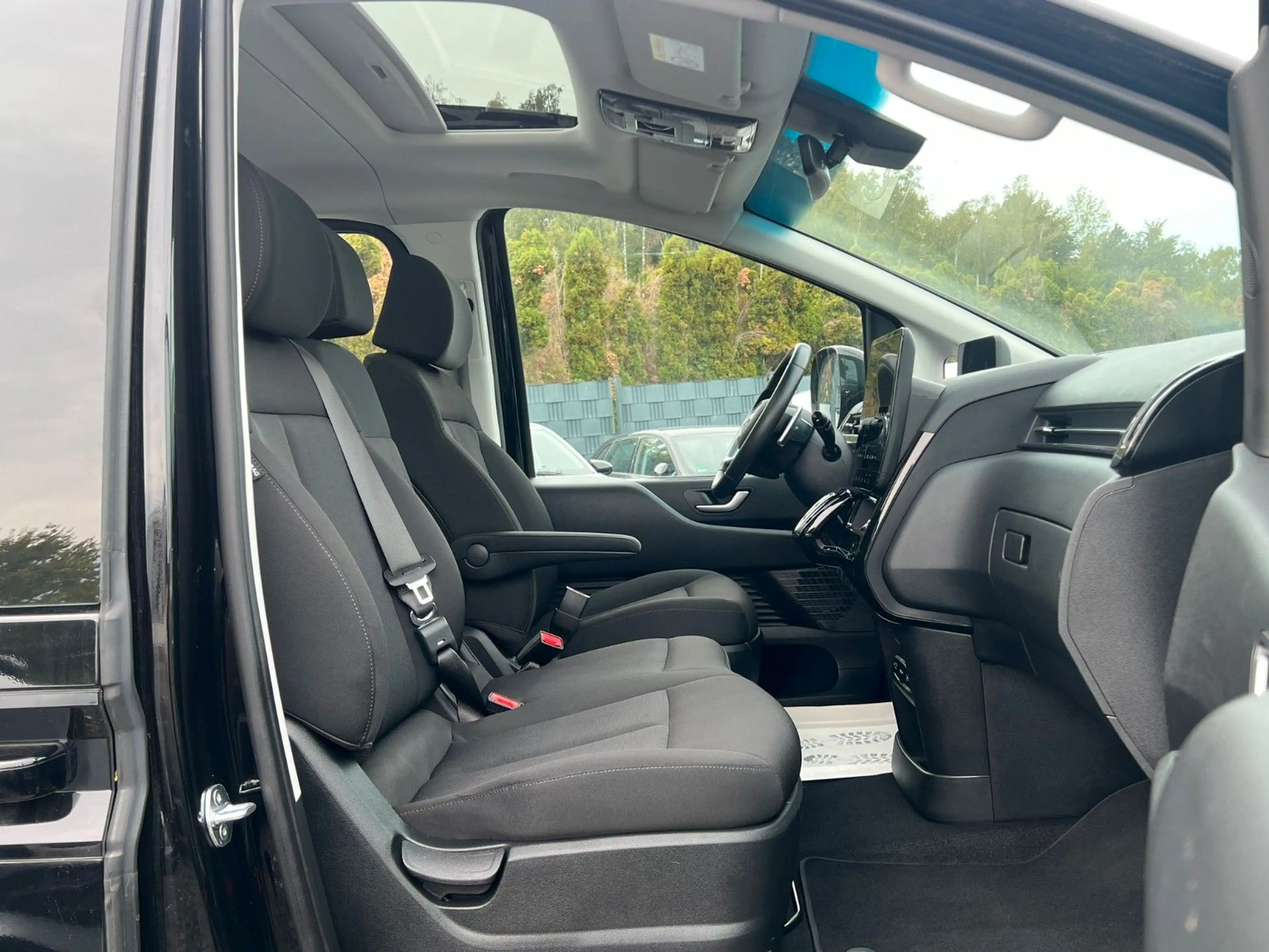 Hyundai STARIA TREND-9 SITZE-360 KAMERA-PANORAMA-ACC-LED — photo 8