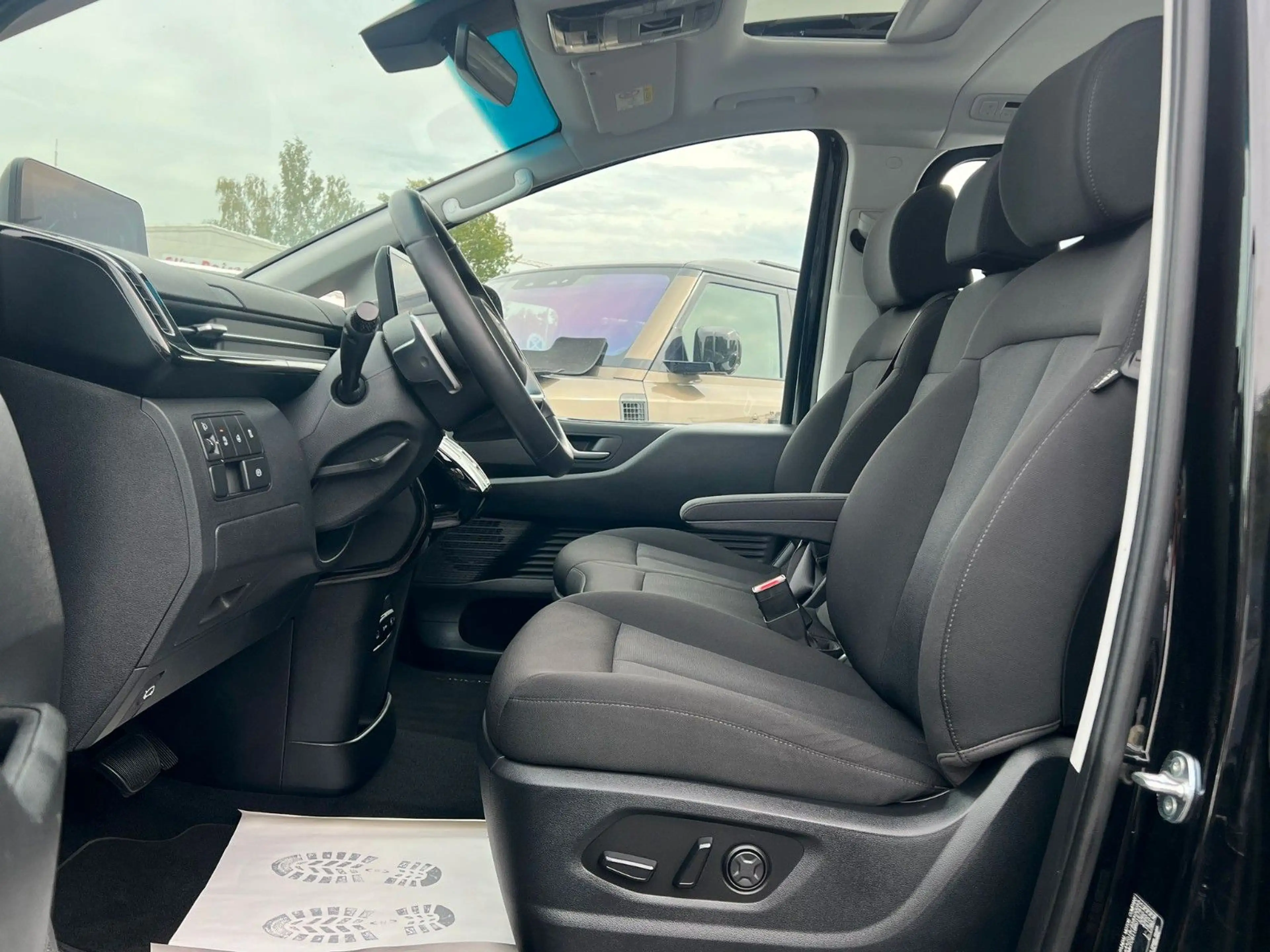 Hyundai STARIA TREND-9 SITZE-360 KAMERA-PANORAMA-ACC-LED — photo 6