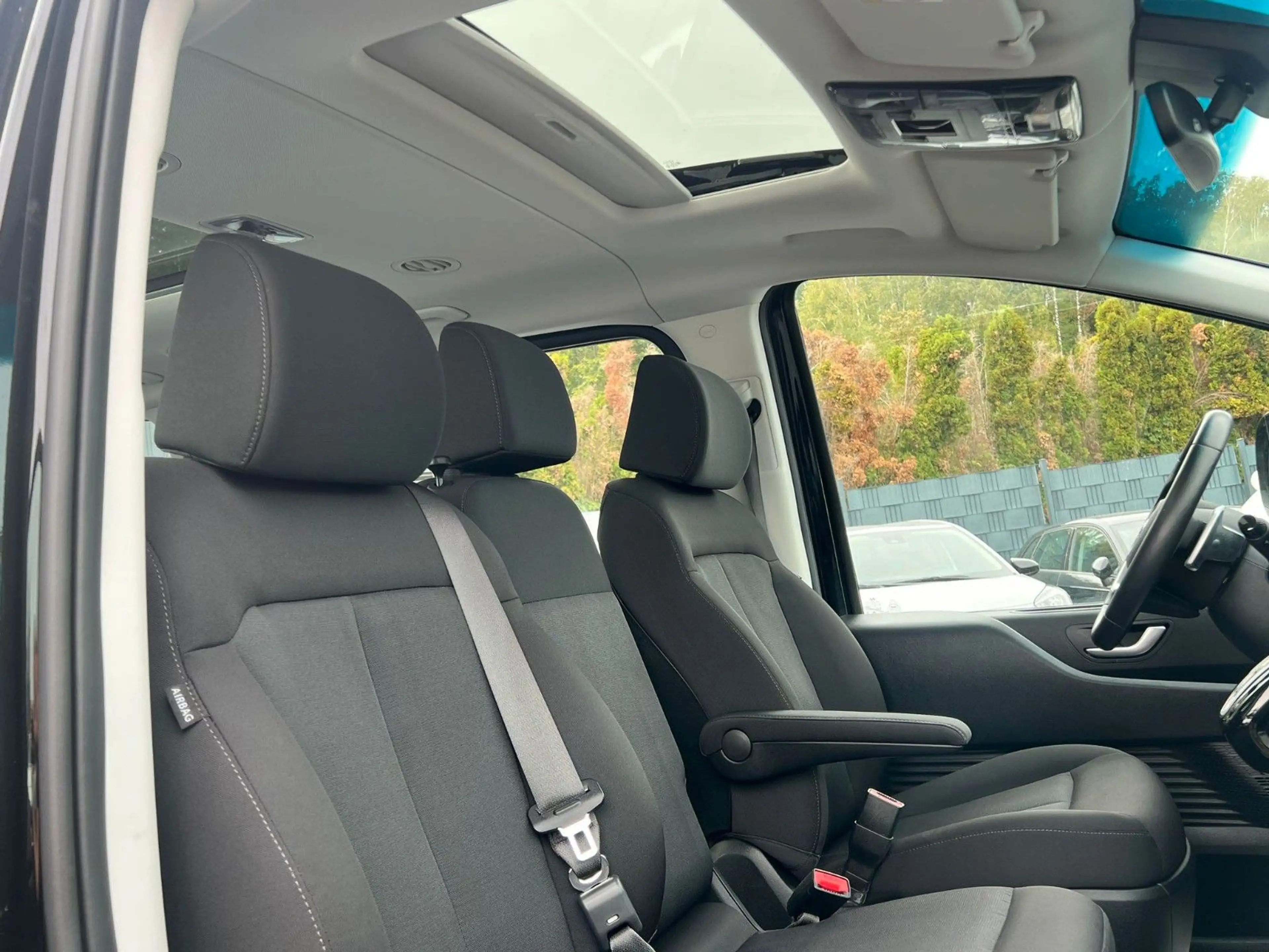 Hyundai STARIA TREND-9 SITZE-360 KAMERA-PANORAMA-ACC-LED — photo 9