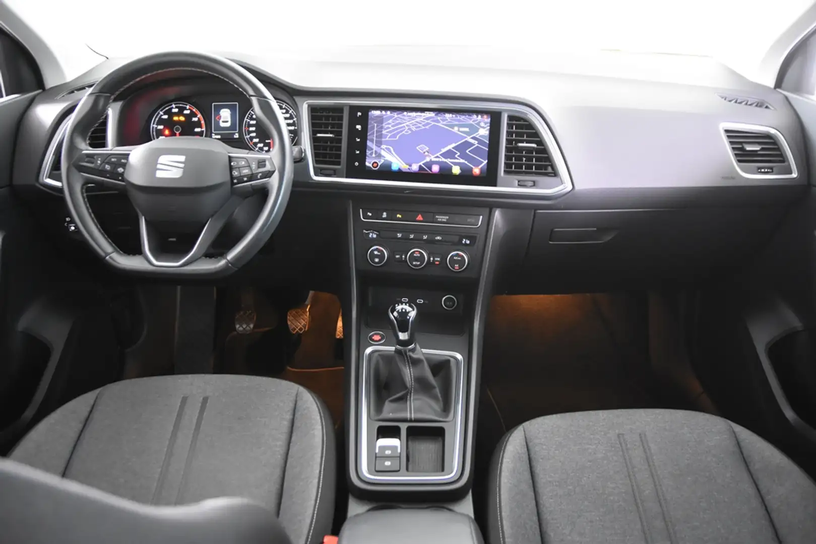SEAT Ateca 1.0 TSI Move *1ste Eigenaar*Navigatie*DAB*PDC* Grijs - 2