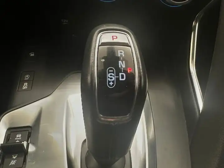 Jaguar E-Pace 2018, foto 22