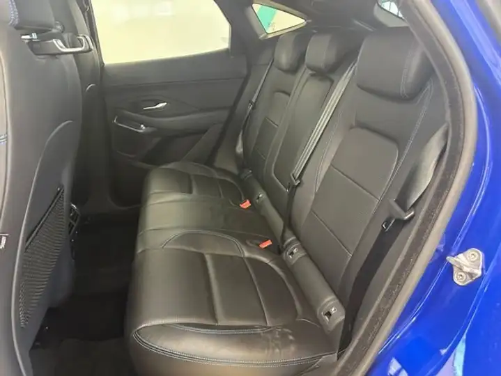 Jaguar E-Pace 2018, foto 11