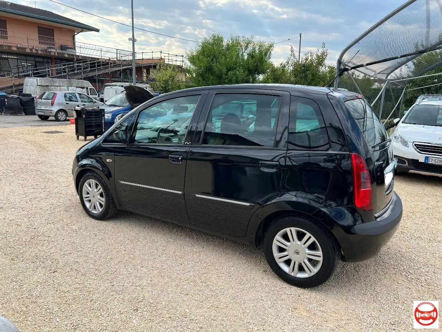 Lancia MUSA 1.4 16v Platino Plus Zwart - 2