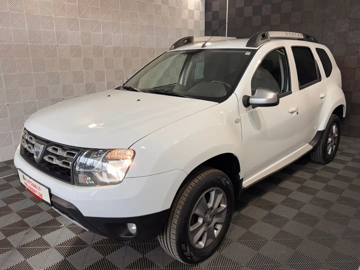 Dacia Duster I Laureate 4x2*AUDIO NAVI*TOUCH-BT-KLIMA Weiß - 2