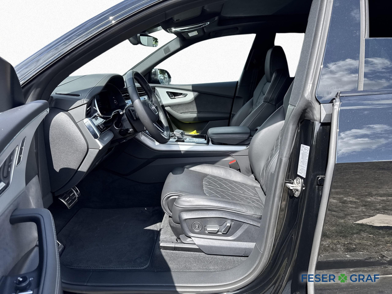 Audi Q8 50 TDI qu 2x S line AHK PANO HuD STANDHZ. — photo 9