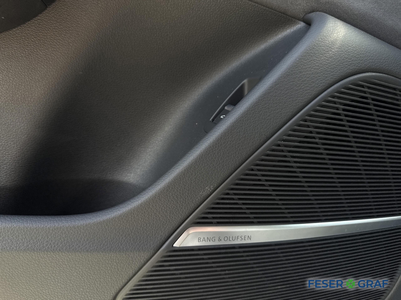 Audi Q8 50 TDI qu 2x S line AHK PANO HuD STANDHZ. — photo 10