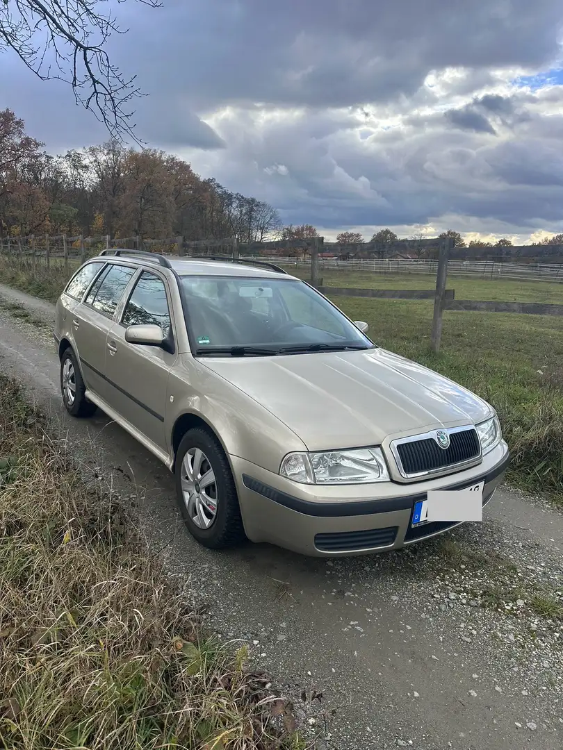 Skoda Octavia 1.6 Ambiente - 1
