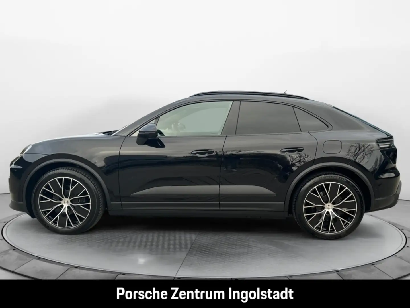Porsche Macan Electric, verfügbar ab 12.06., Panorama, Luftfeder Nero - 2