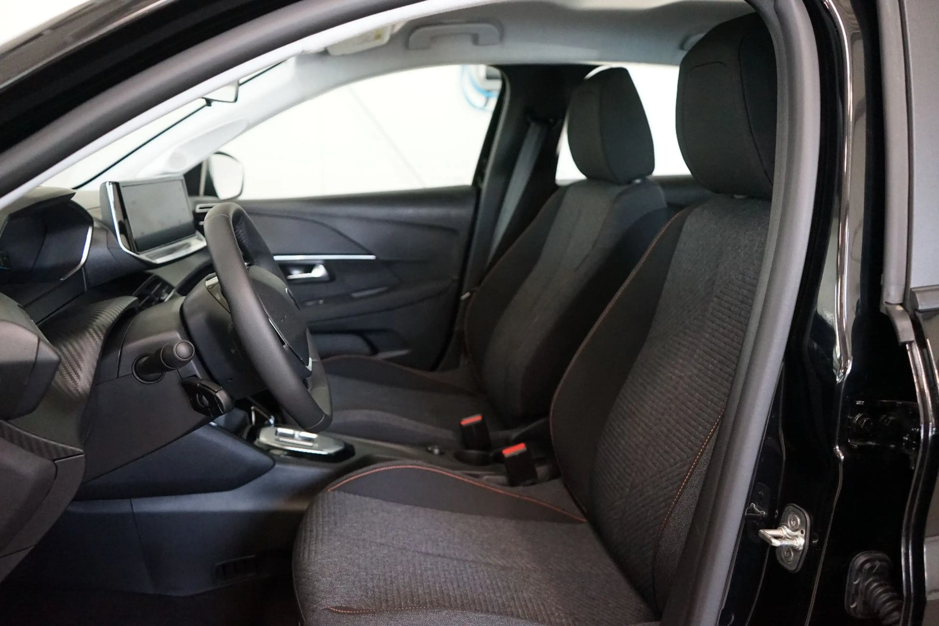 Peugeot 208 Hybrid 110 e Style Navi+LED+Sitzheizung+PDCh — photo 10