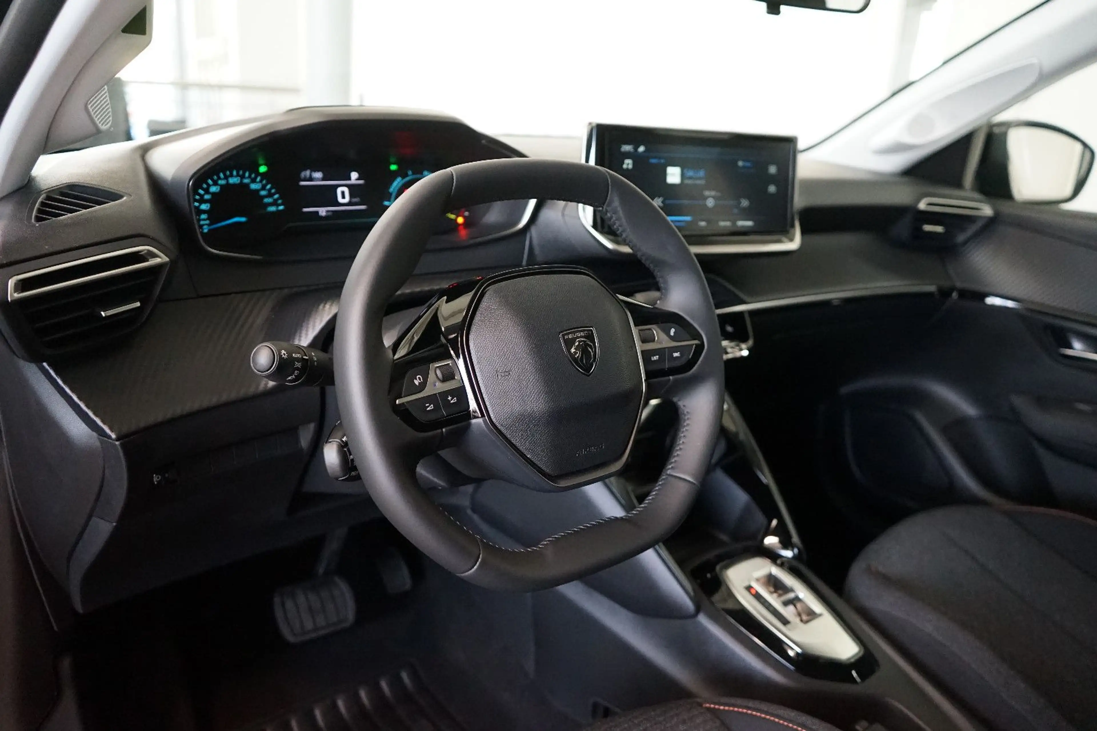 Peugeot 208 Hybrid 110 e Style Navi+LED+Sitzheizung+PDCh — photo 15