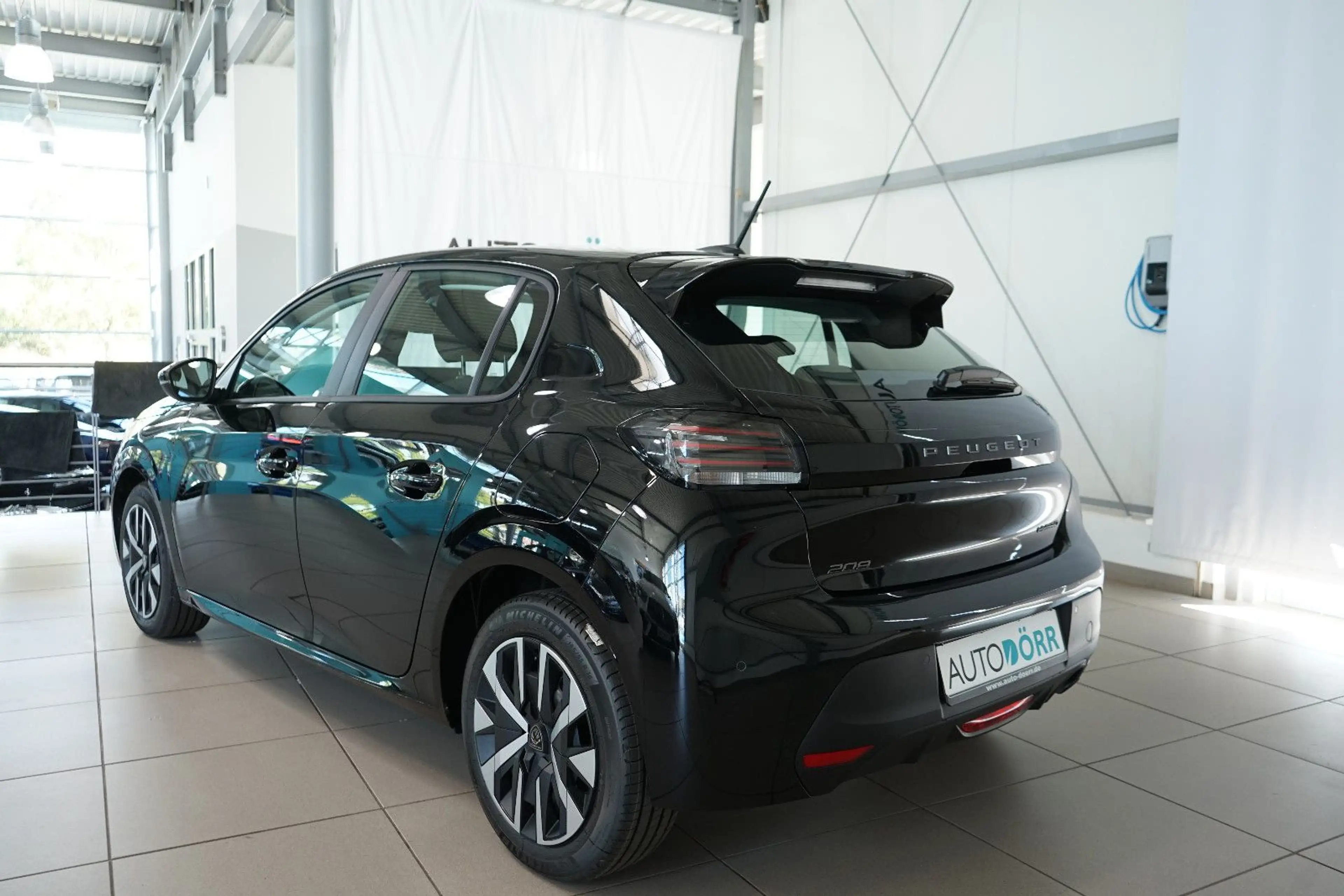 Peugeot 208 Hybrid 110 e Style Navi+LED+Sitzheizung+PDCh — photo 3