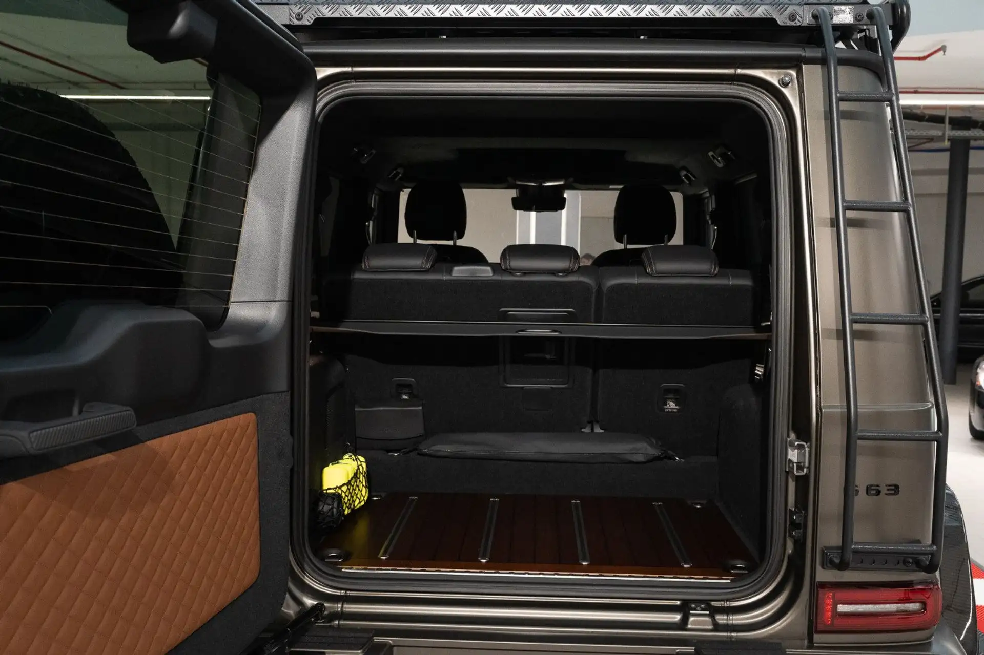 벤츠 G-Class G 63 AMG 2023 건메탈 사진 8