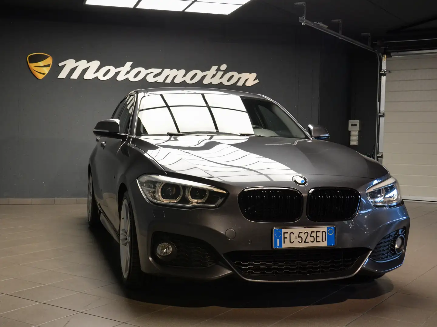 BMW 120 120d Msport 5 Porte Automatic | Pro | LED Grigio - 2