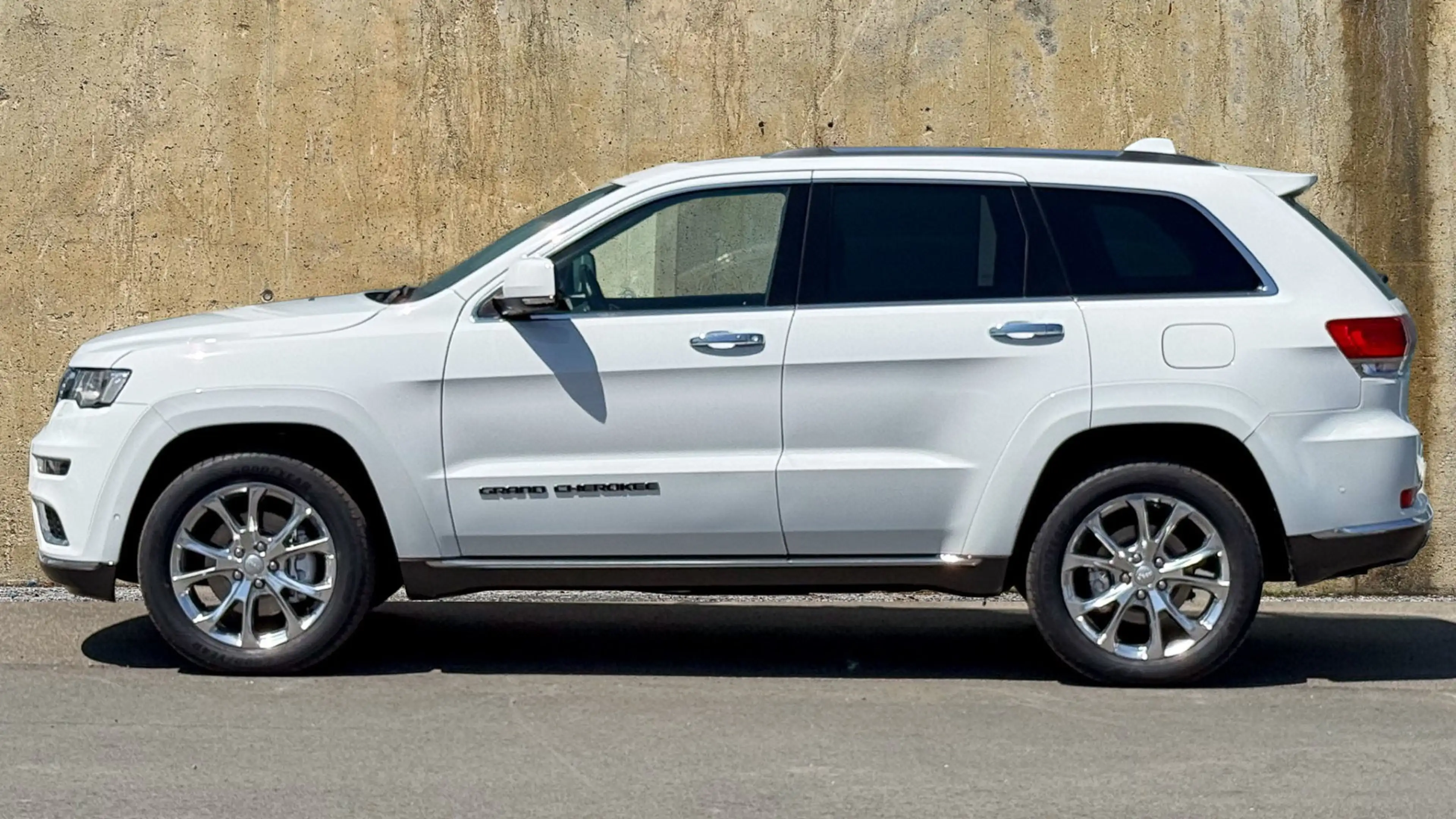 Jeep Grand Cherokee 3,0 V6 CRD Summit — photo 6