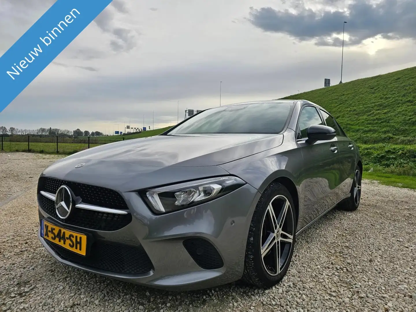 Mercedes-Benz A 200 Premium Gris - 1