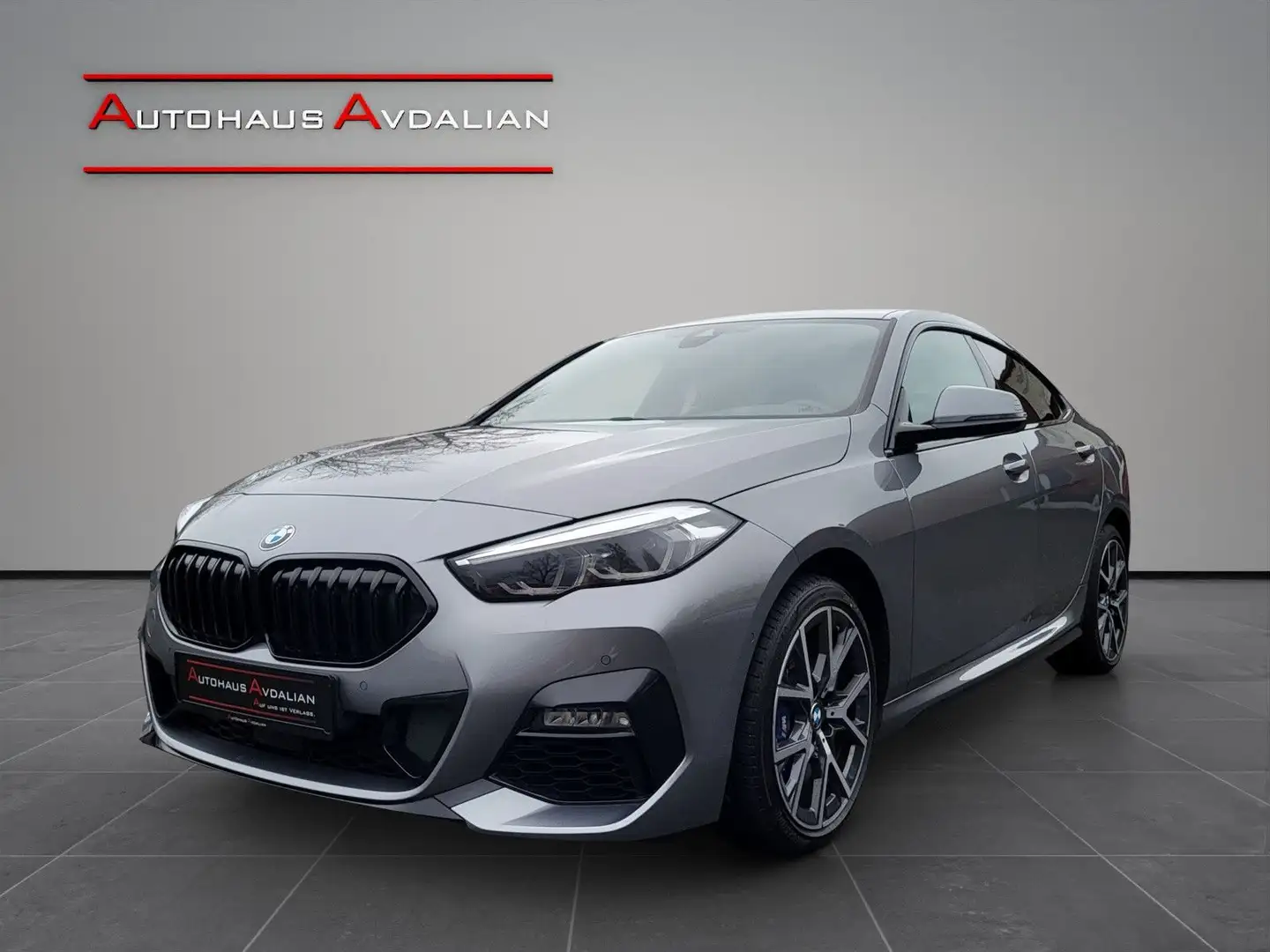 BMW 220 i Gran Coupé M Sport R-KAM|KEYLESS|SHADOW Grau - 1