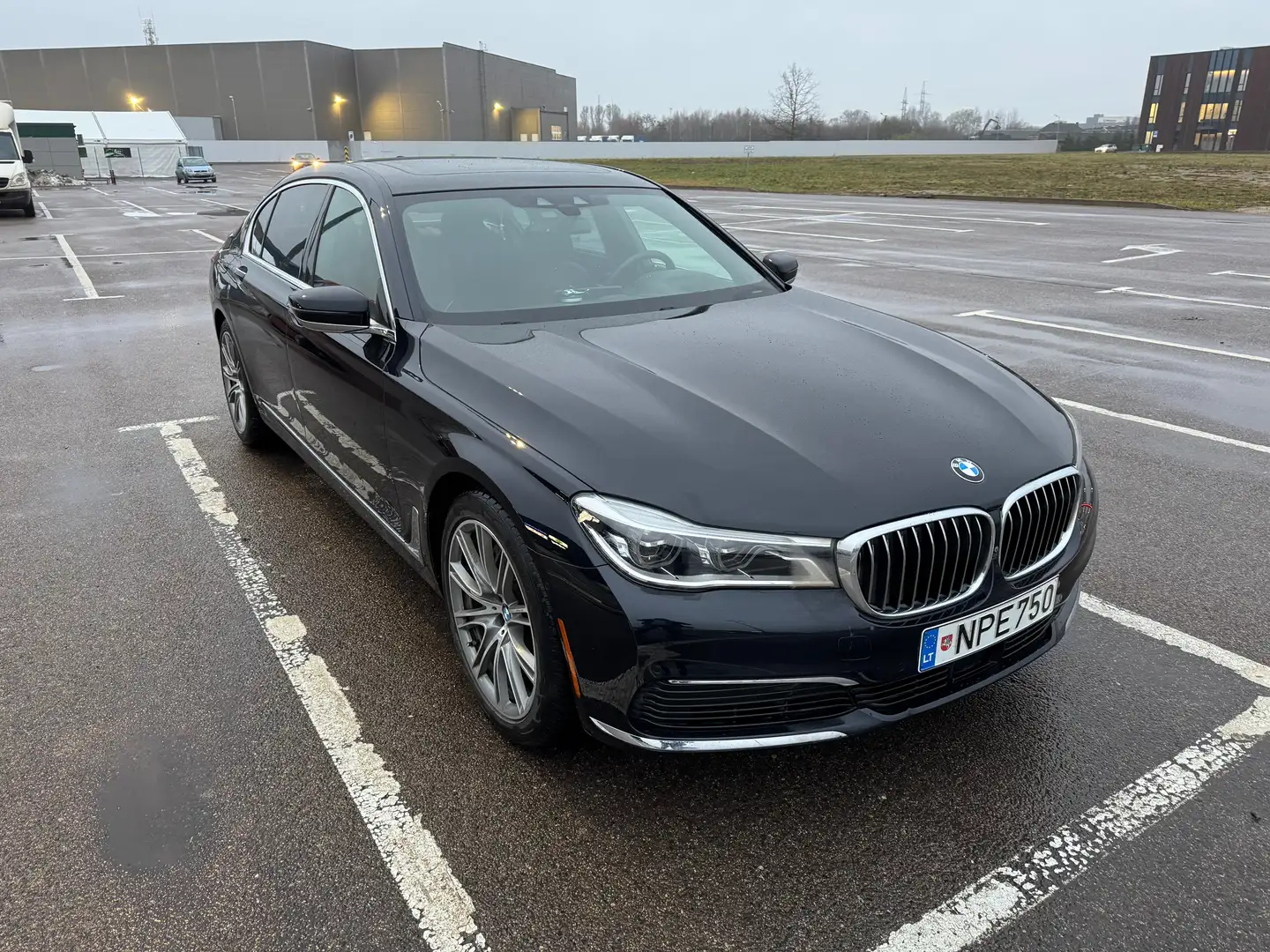 BMW 750 750Li Czarny - 1