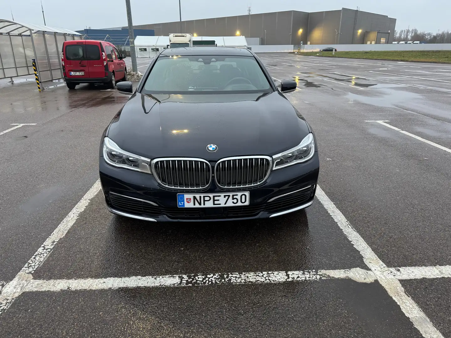BMW 750 750Li Czarny - 2