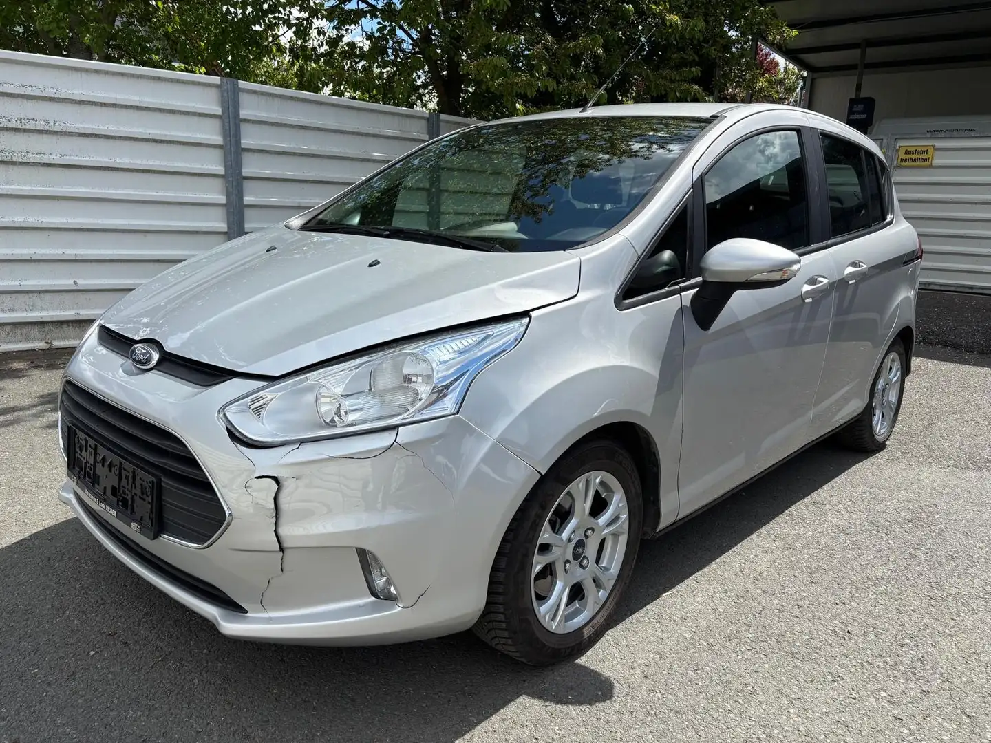 Ford B-Max Easy 1,0 EcoBoost Start/Stop -- Nur 72.000 Km -- Grau - 1